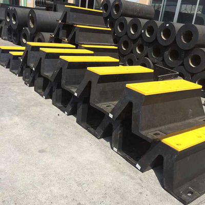 75 শোর একটি OEM রাবার ডক ফেন্ডার টাইপ V নৌকা জন্য